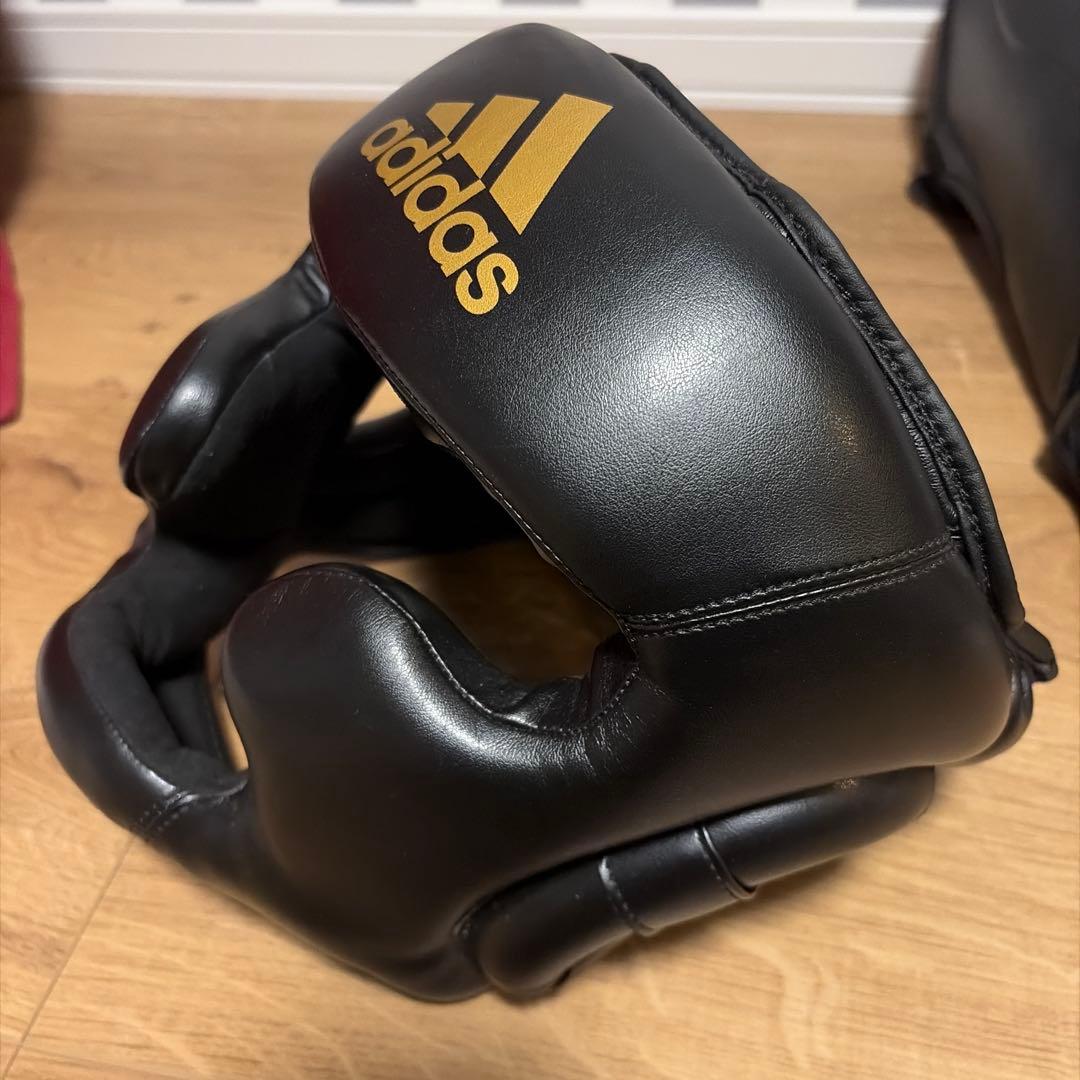 キックボクシング　防具一式　ヘッドギア　レガース　アディダス　膝当て