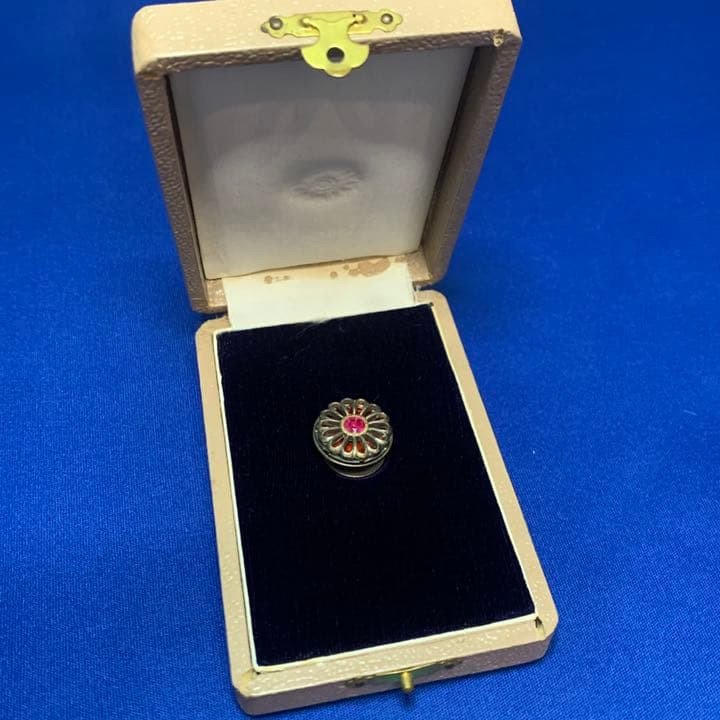 コレクション品！功労賞 全国戦災都市連盟 優秀 バッチ 勲章 共箱 1点もの！