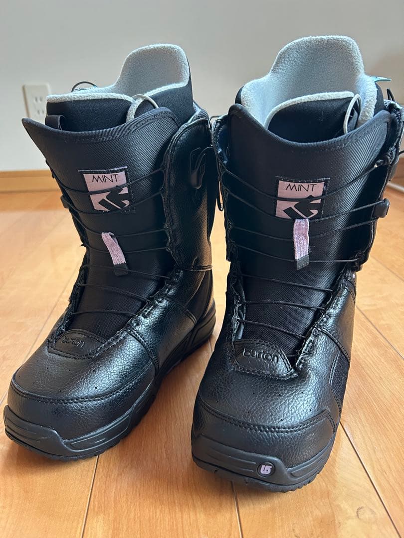 Burton Mint ブラック スノーボードブーツ 女性用