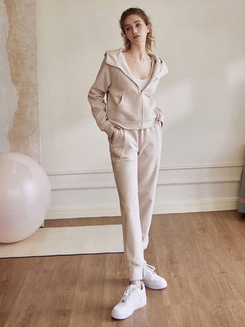 【未使用】定価19,340えん yomoment Lサイズ　上下セット