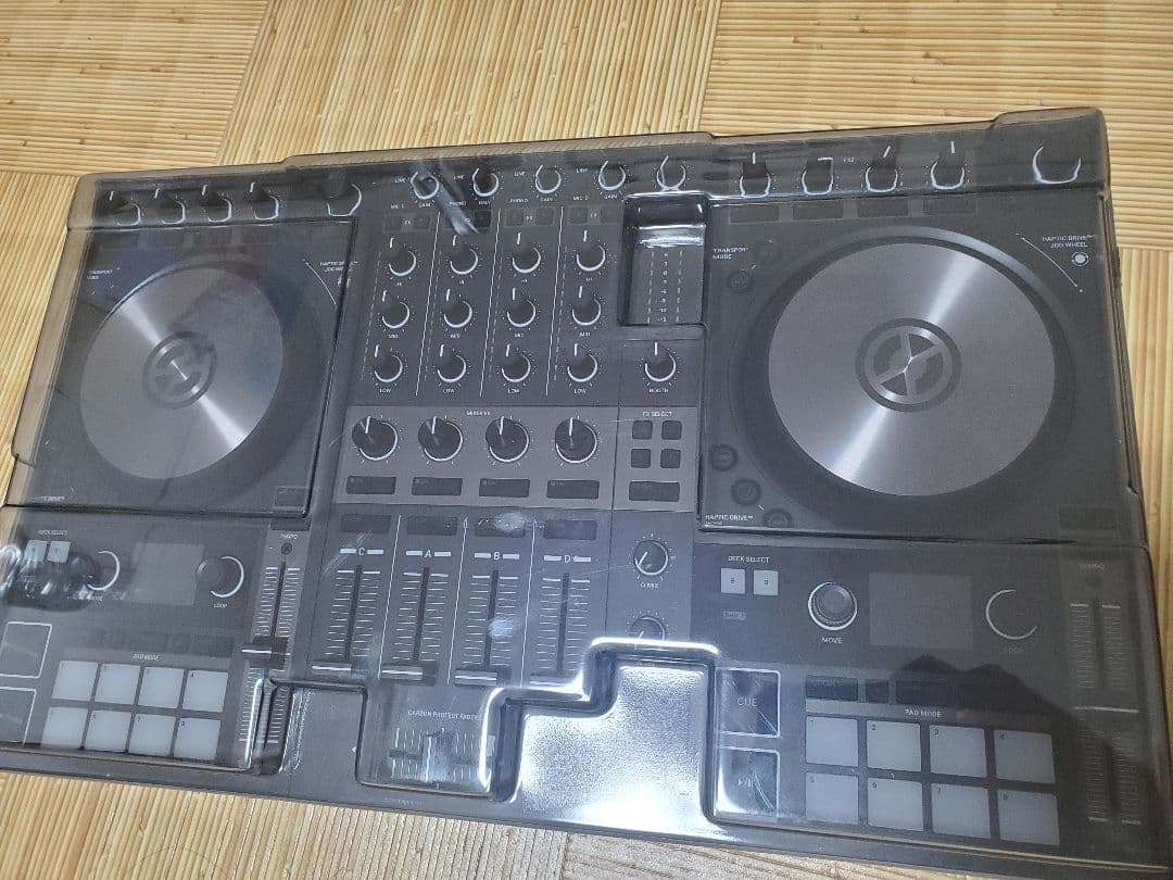 Traktor Kontrol S4 MK3 コントローラー