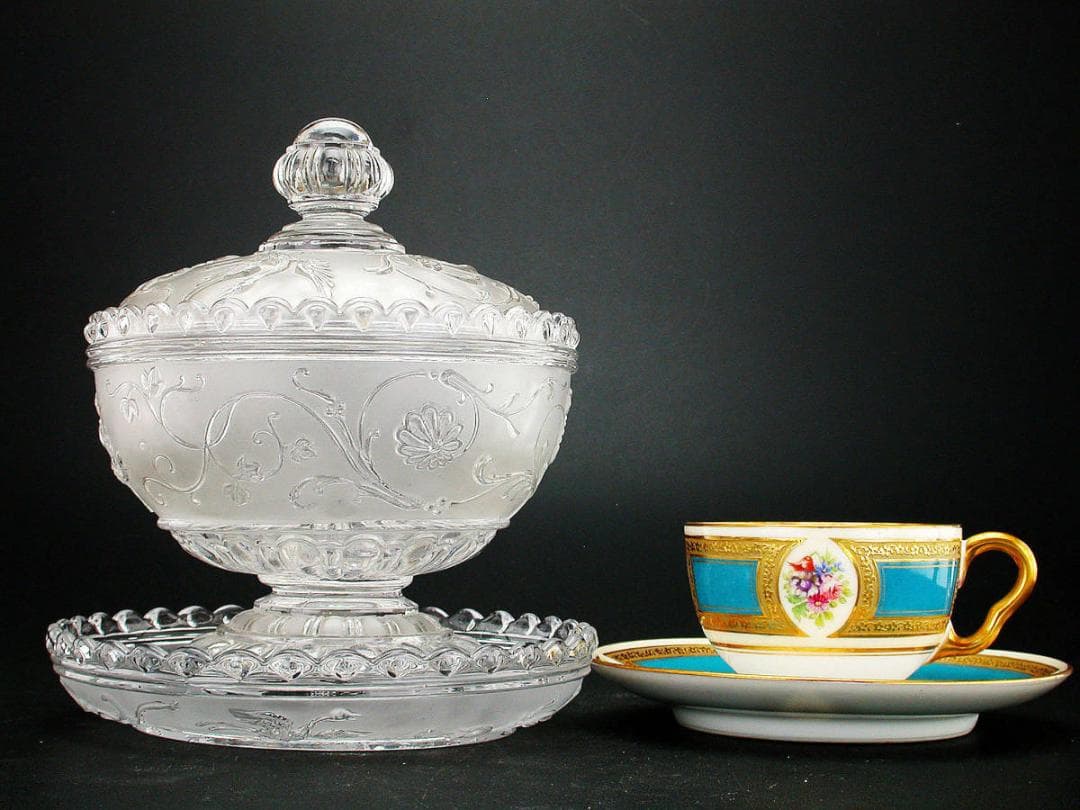 銘品1880年頃製 オールドバカラ ルネサンス様式鳳凰紋様飛鳥唐草紋蓋物