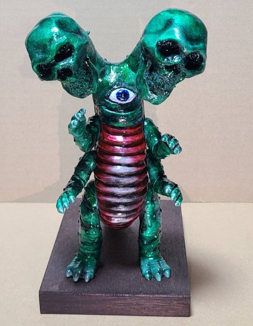 妖怪怪獣ギョロンデス　フィギュア　ブロマイド付き　パチ怪獣　自作アート