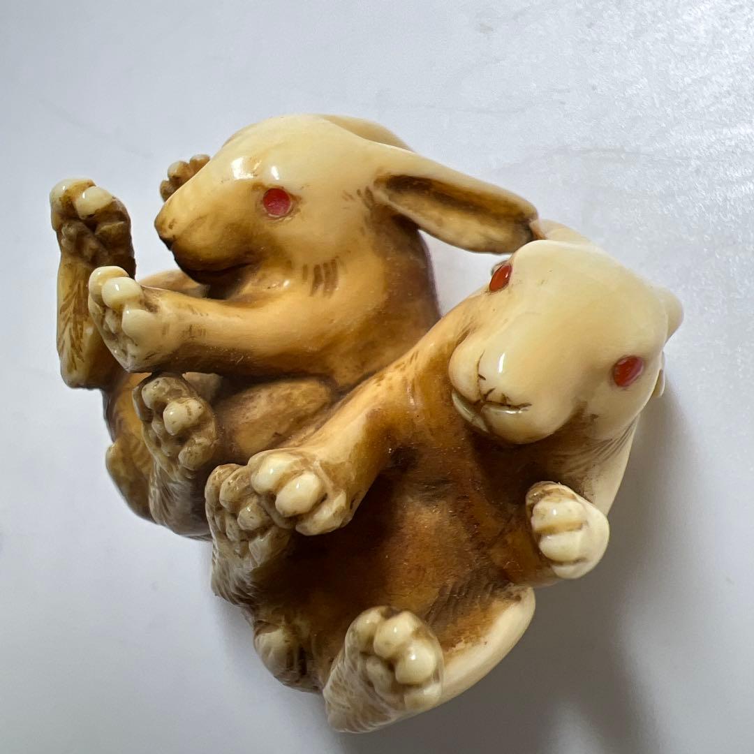 岡友銘　極上ウサギ根付　30g 東Y8-0113☆2Fトトサ