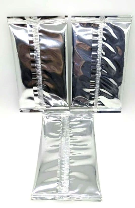 遊戯王 Vジャンプ定期購読特典カード3パックセット　フィギュア空箱のおまけ付き