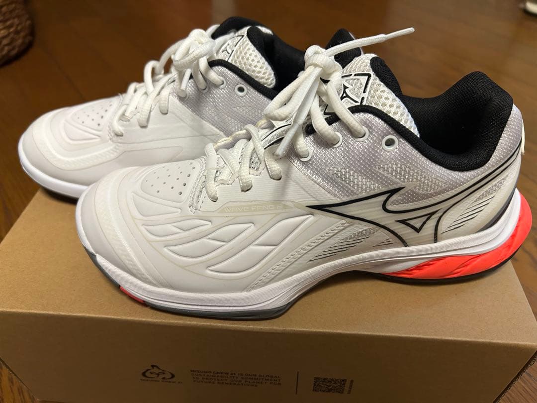 新品未使用！ミズノ WAVE FANG 2 23.5cm バドミントンシューズ
