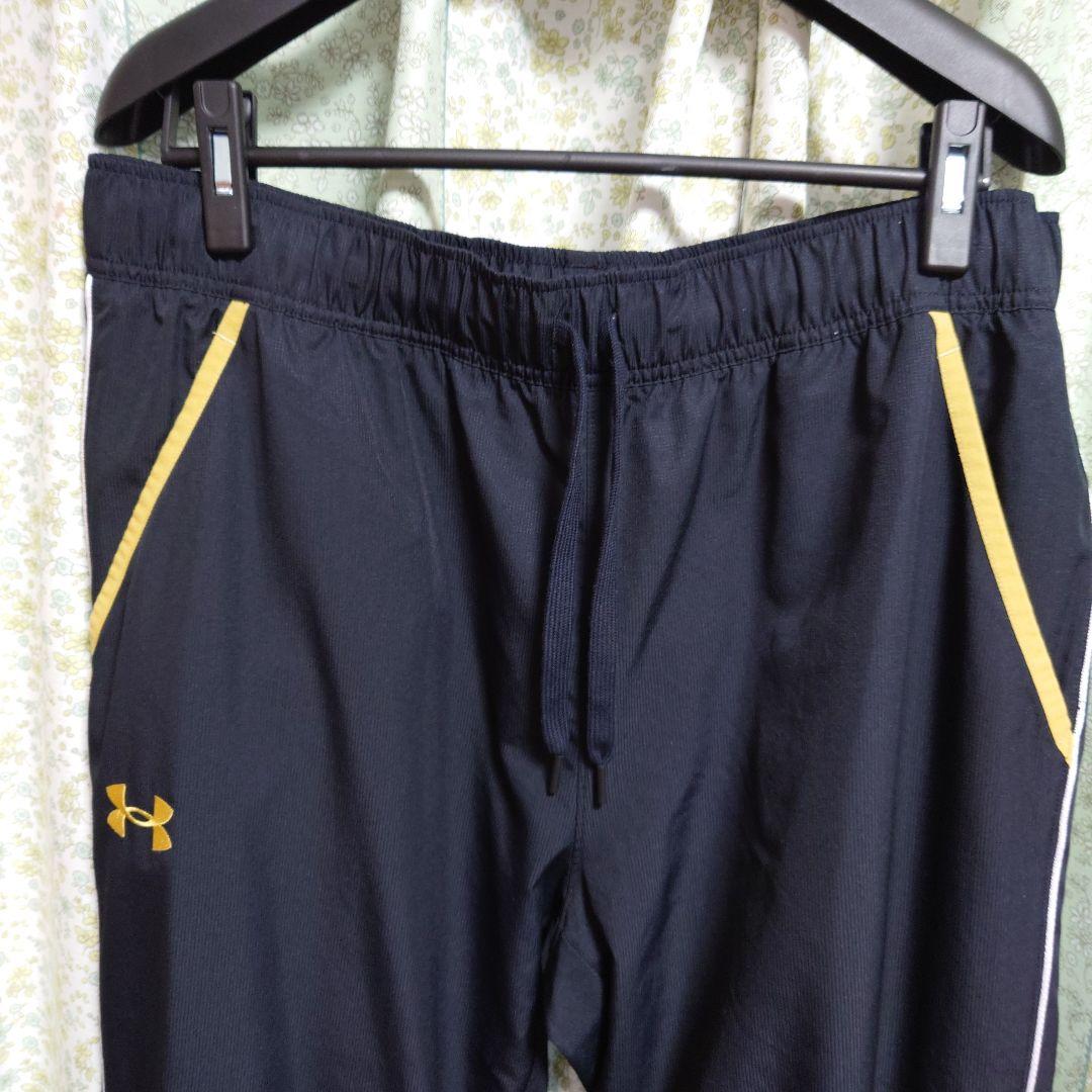 アンダーアーマー ジャケット ブラック/ゴールド　上下セット