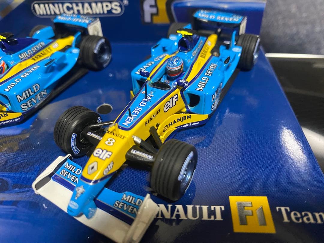 マイルドセブン ルノーRS23 #7 トゥルーリ #8 アロンソ2003