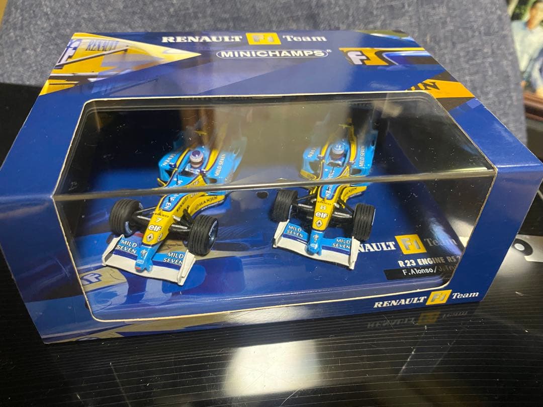 マイルドセブン ルノーRS23 #7 トゥルーリ #8 アロンソ2003