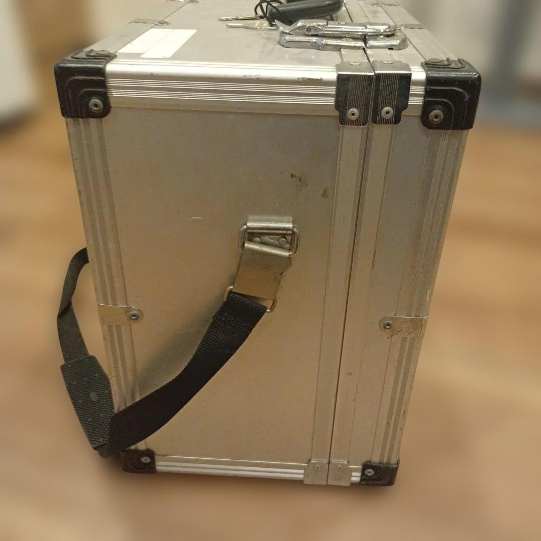 アルミ製セキュリティケース 鍵付き