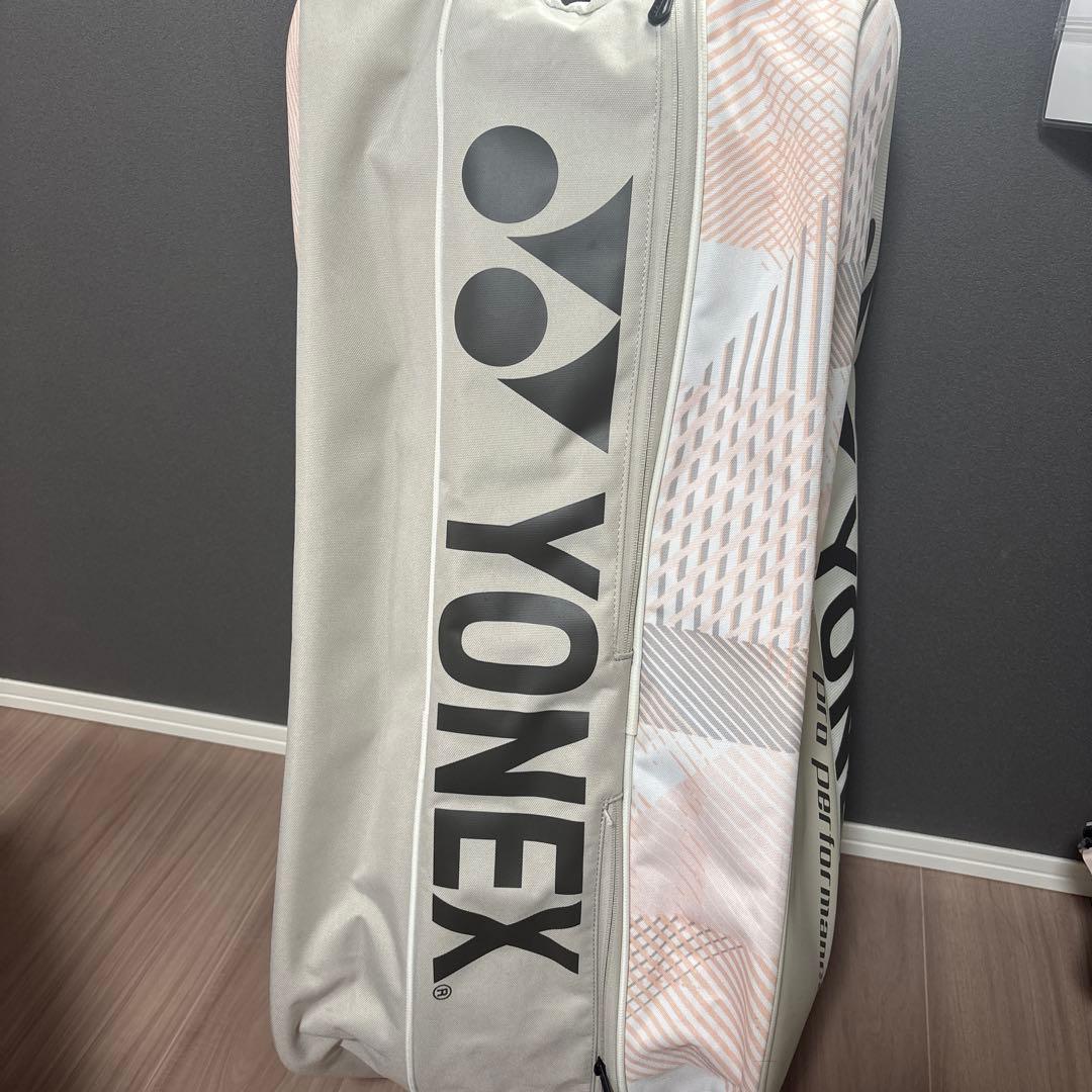 ラケットバッグ　バドミントン　テニス　ヨネックス（YONEX）　9本収納