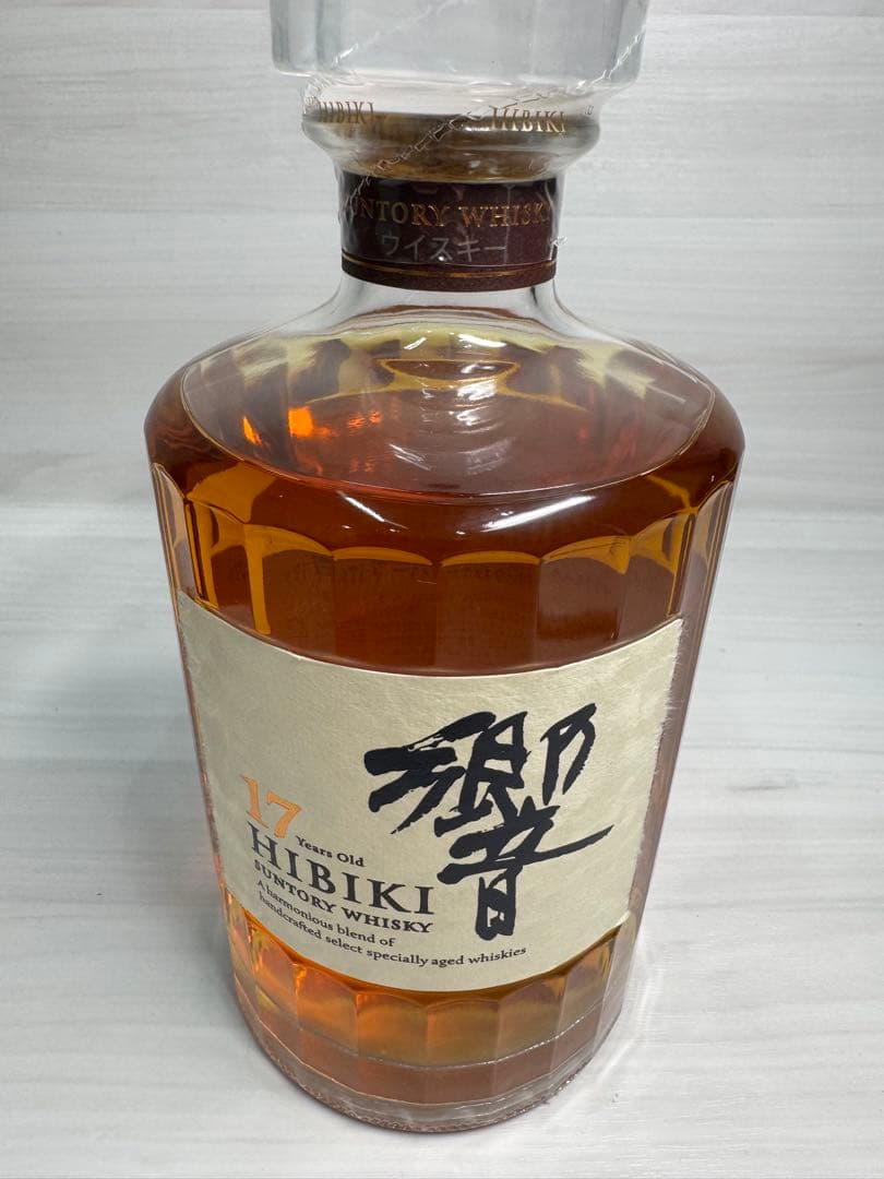 サントリーウィスキー響17年新品 未開封　外箱付き