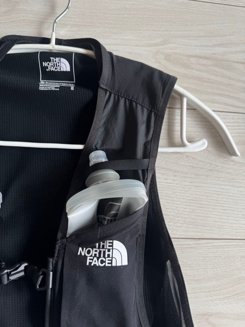 【美品】ノースフェイス　サミットランレースデイベスト8　Mサイズ