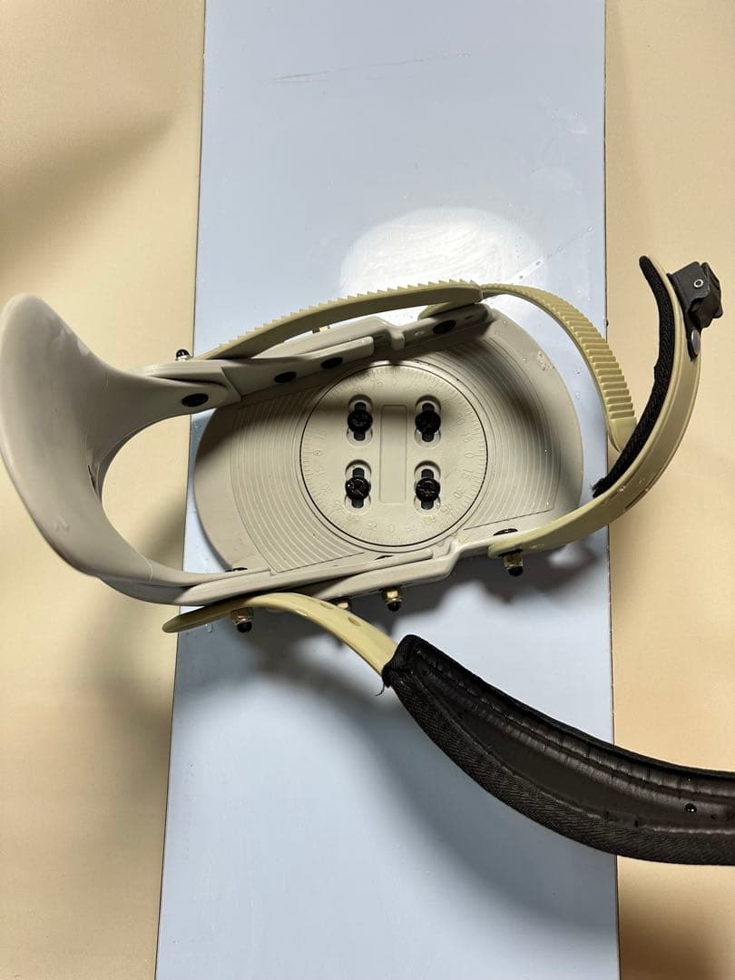 ホワイト スノーボード バインディング付き