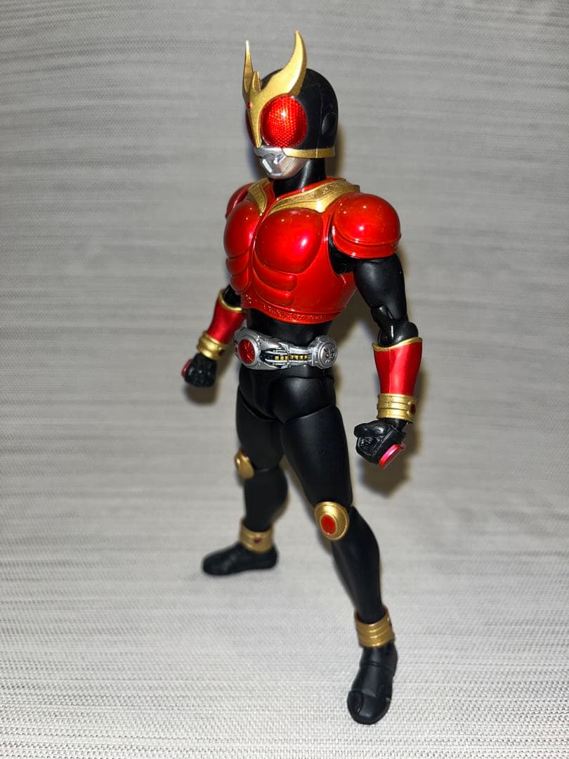S.H.Figuarts 真骨彫製法　仮面ライダークウガ マイティフォーム