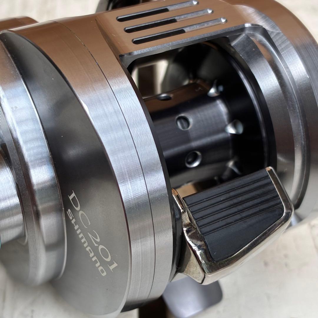 0631 シマノ 19 カルカッタ　コンクエスト DC201