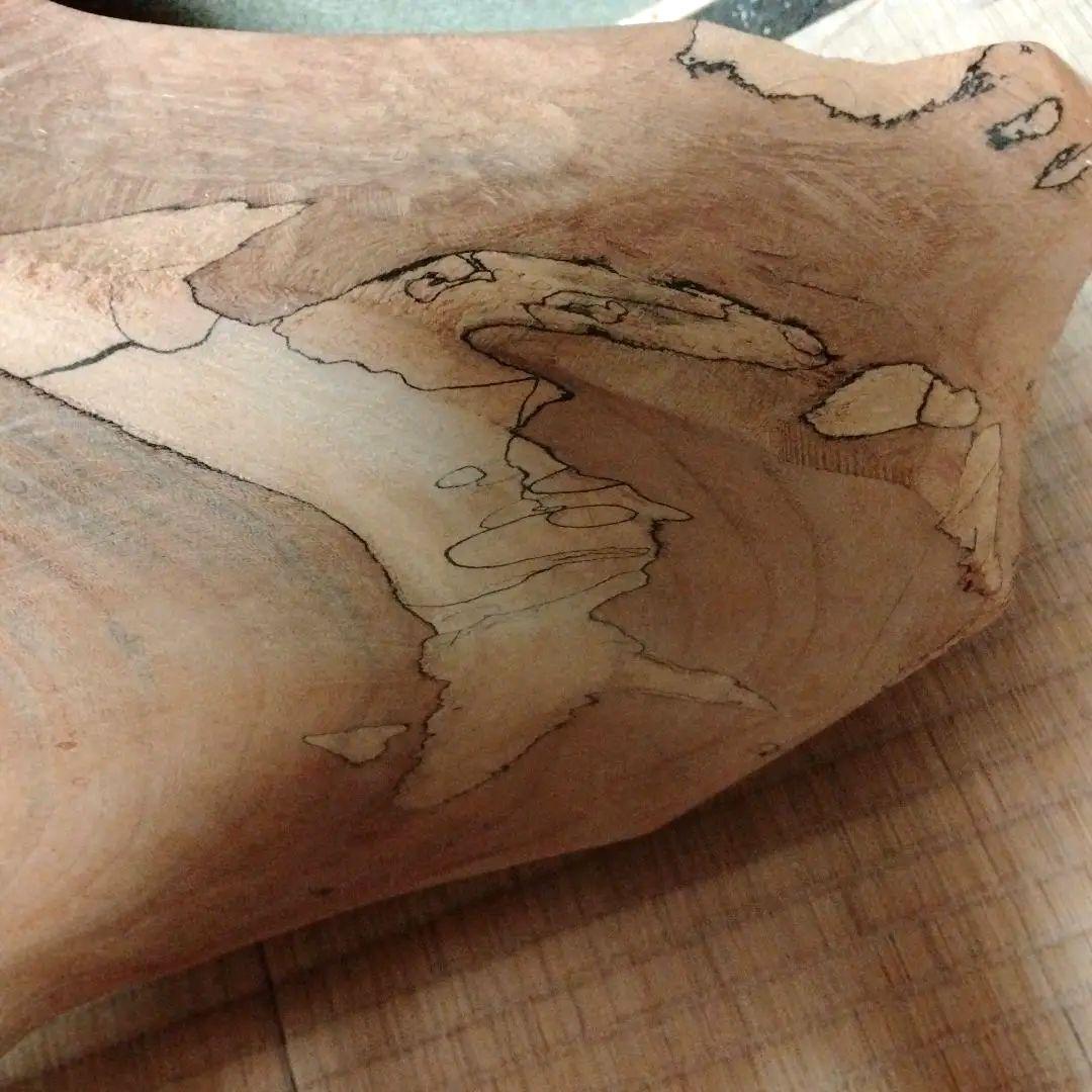 けやき1枚板　欅　木　自然な形状の木材 彫刻素材　テーブル　DIY