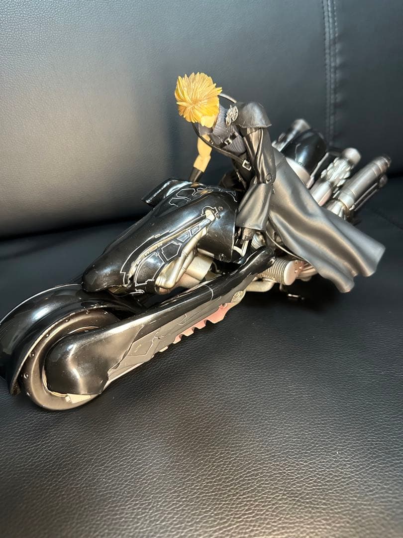 クラウド　フィギュア　FINAL FANTASY VII  クラウド＆フェンリル