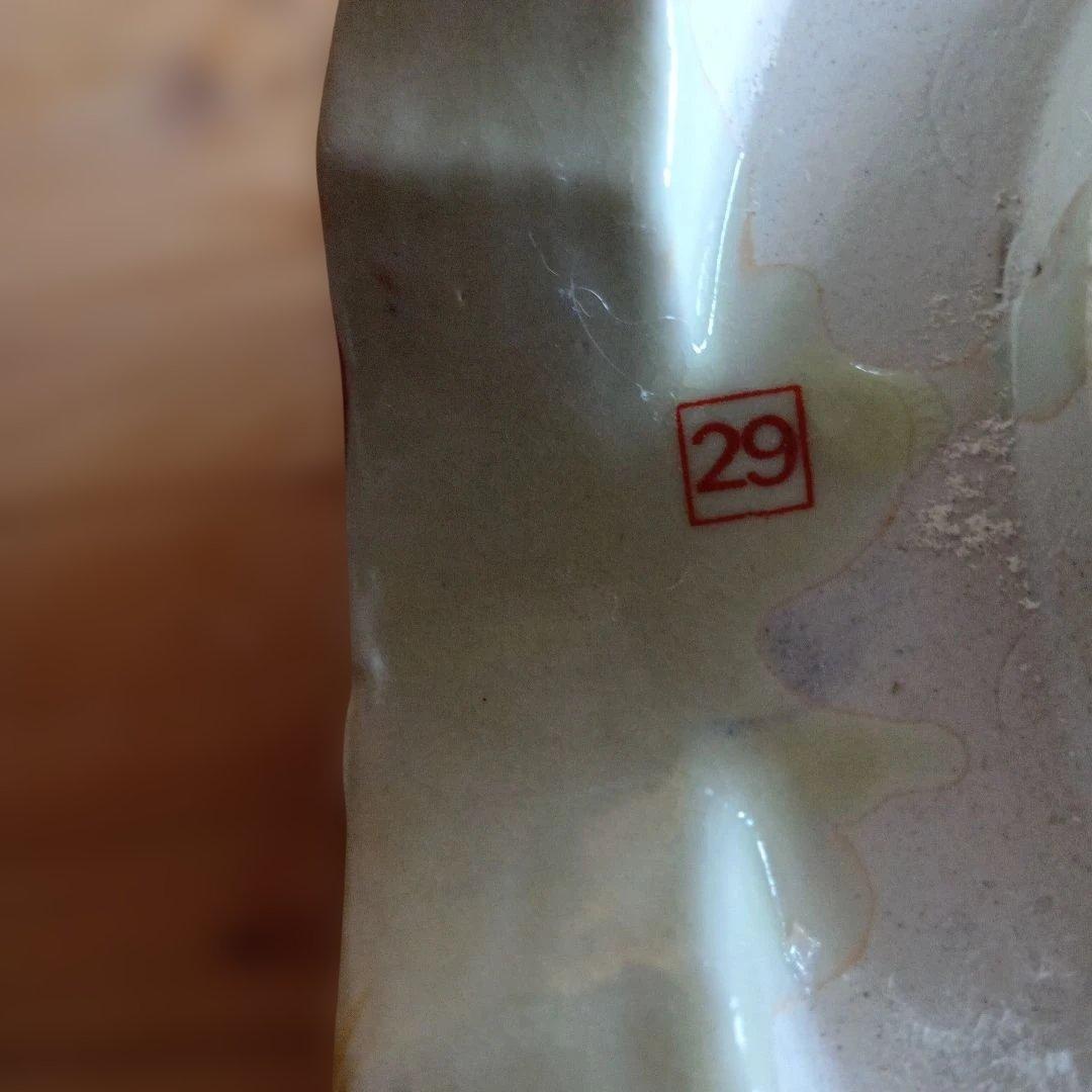 日本の伝統的な陶器の壺