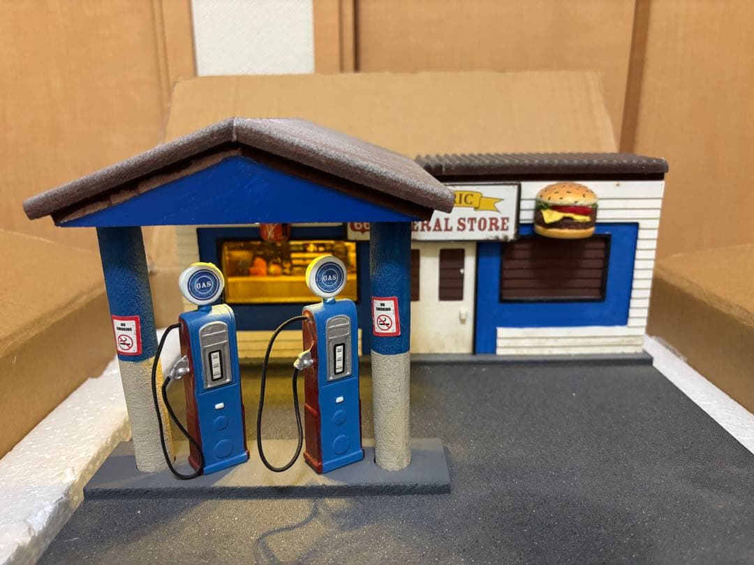 ミニカー American Diorama 1:24 Gas Station Dioram