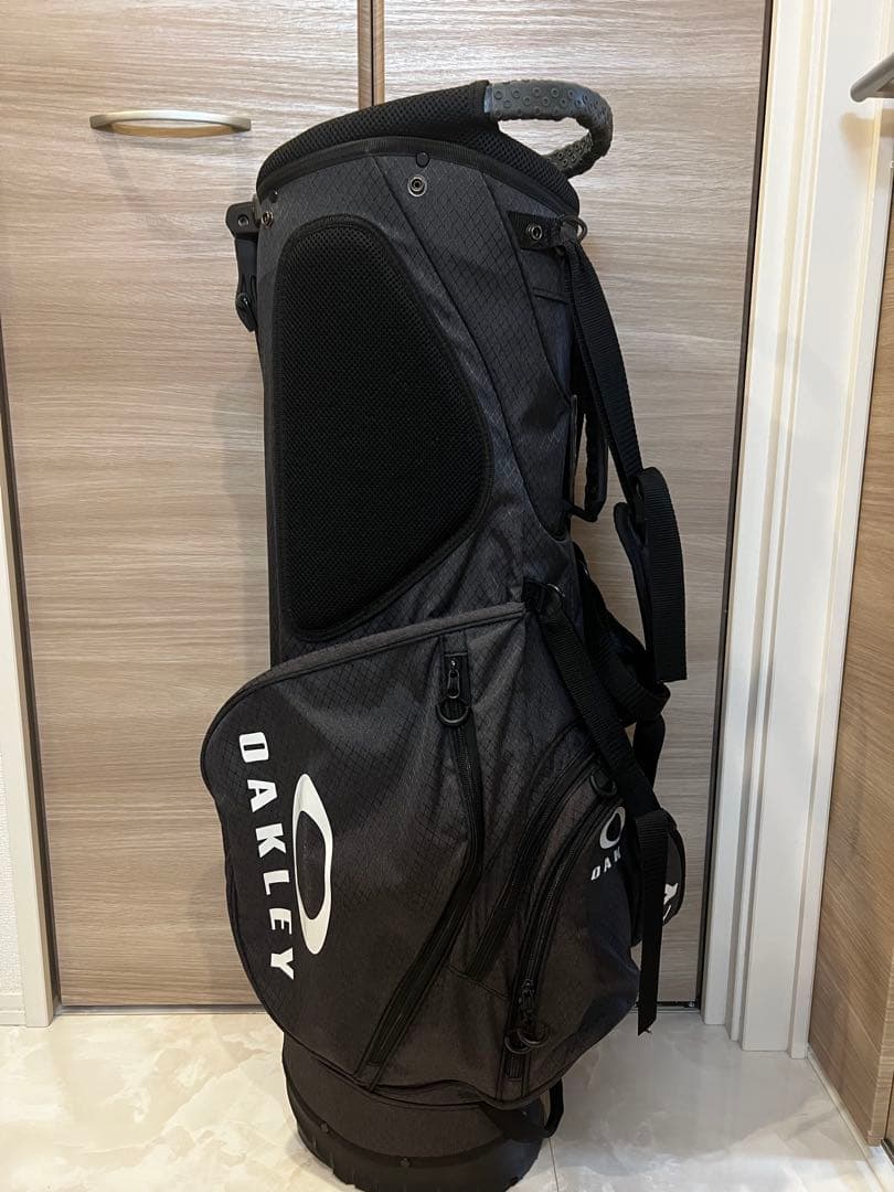 【最安値】OAKLEY ゴルフ キャディバック　スタンド付き　ブラック