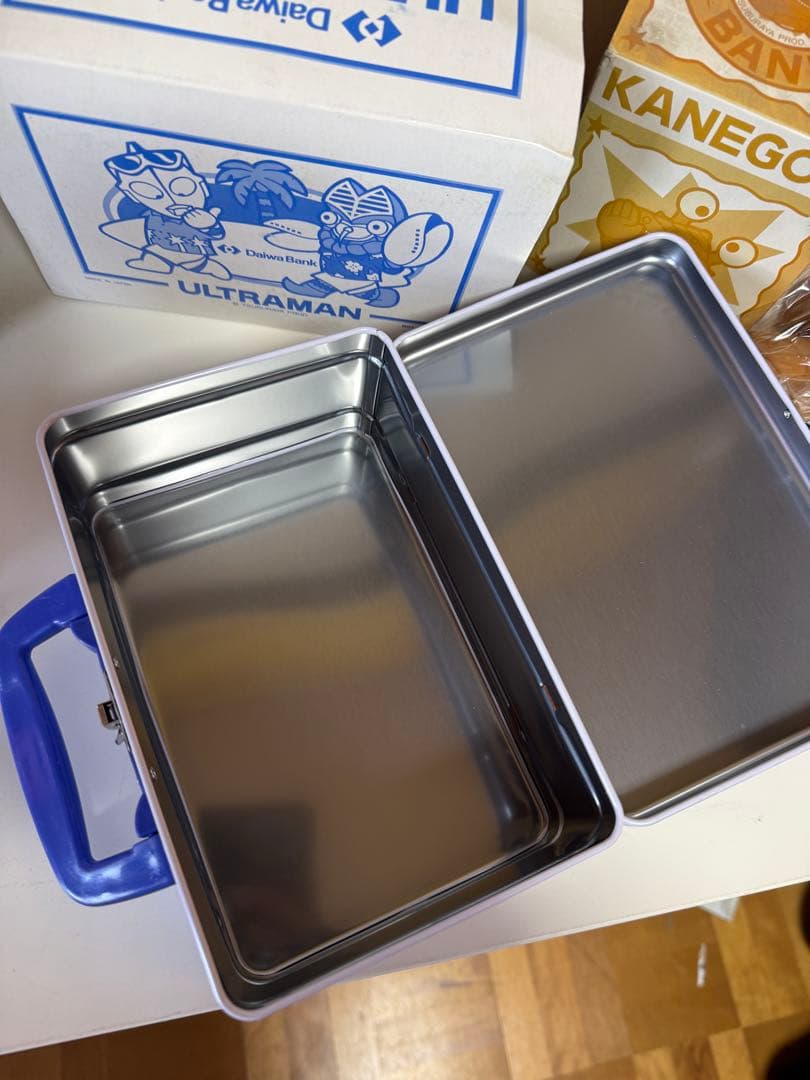 昭和レトロ 大和銀行 ウルトラマン カネゴン ソフビ貯金箱 箱付 非売品