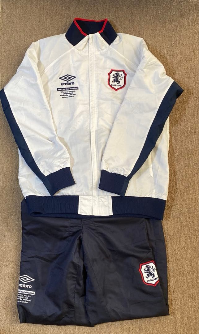 DESCENTEウィドブレーカー