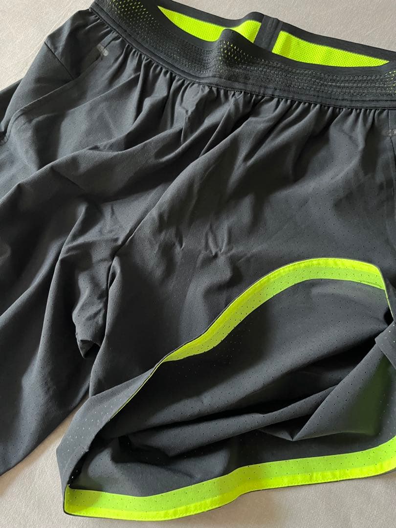 【お得！５点セット】NIKEランニングウェアLサイズ【未使用品】