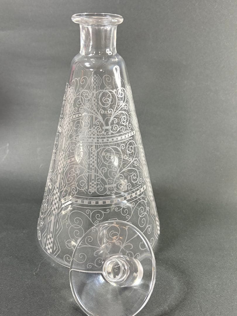 アンティークバカラ最上級グラヴュール装飾リド大型デキャンタ刻印有り。