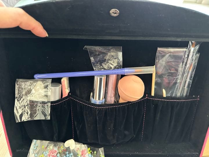 ボディージュエリー【美品グリッター65色＋ステンシルシール＋筆＋リムーバーセット