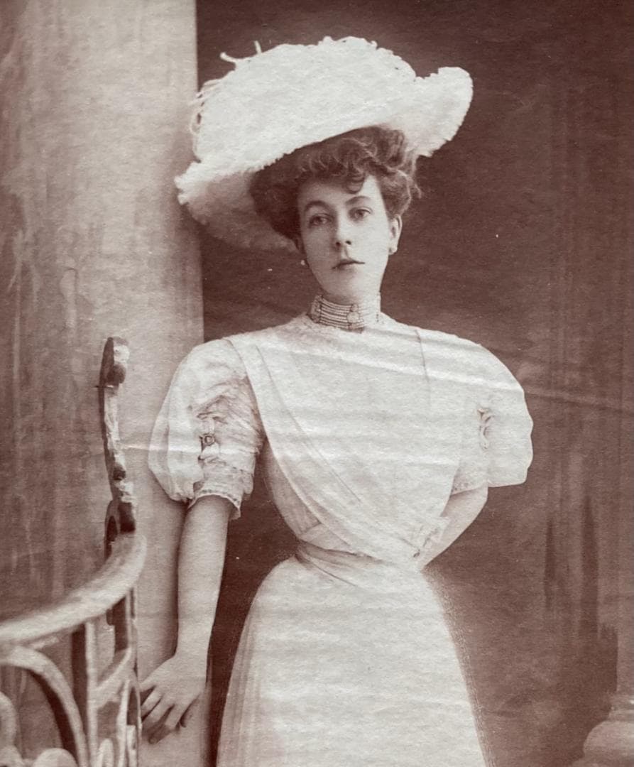 フランスアンティーク　肖像写真　ベルエポック社交界の花形　リアーヌ・ド・プジー