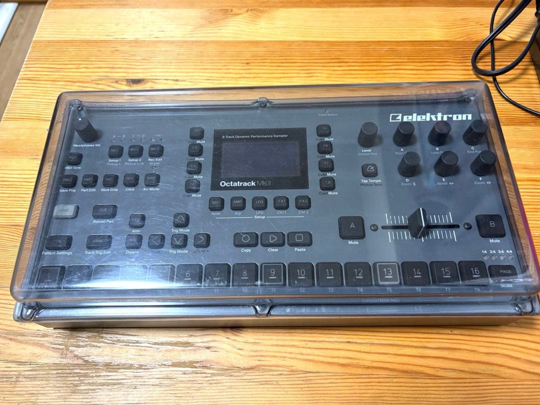Elektron octatrack mk2 エレクトロン
