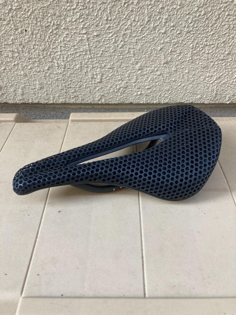 TNILiteFly 3D カーボンサドル