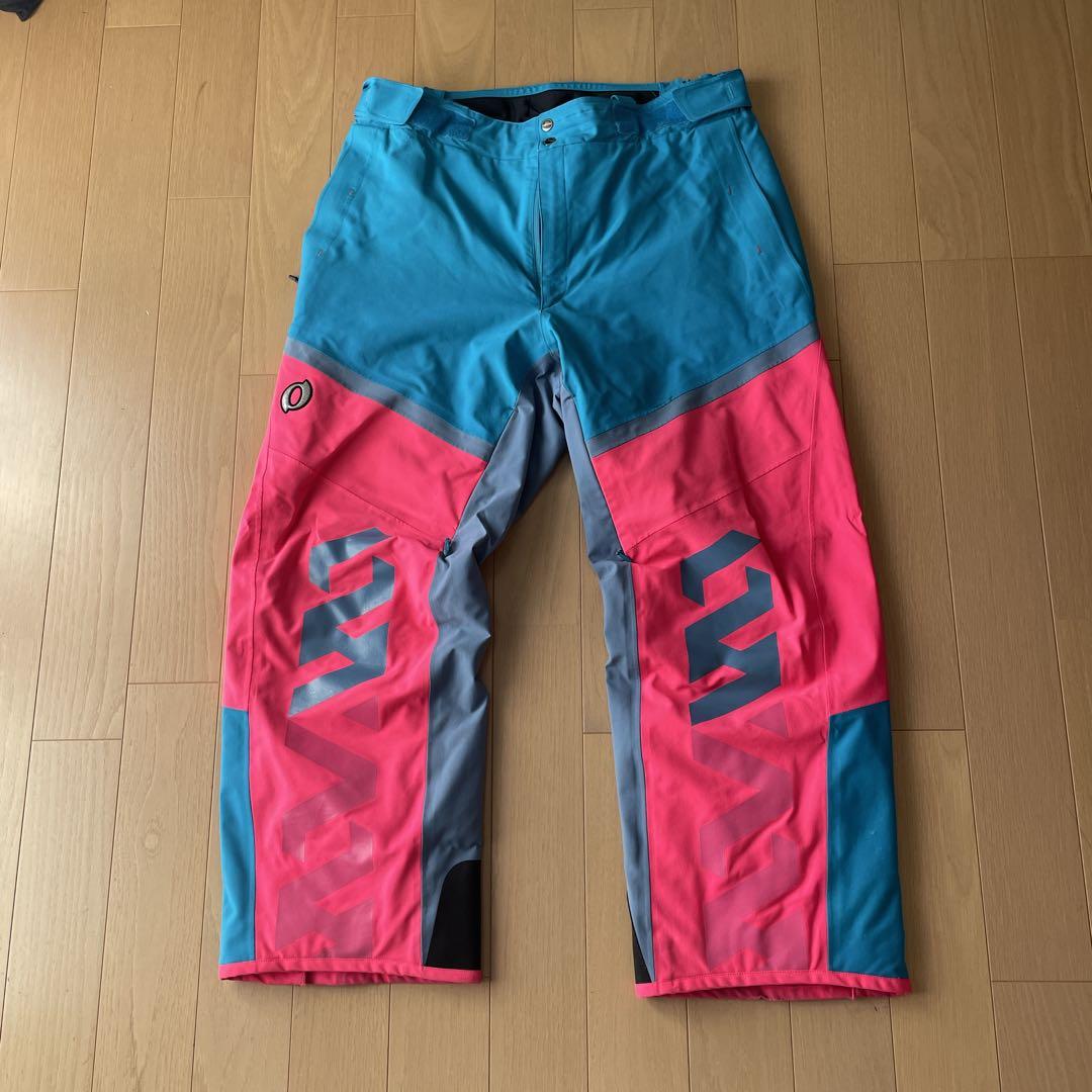 オンヨネ　ONYONE スキーウェア　デモチーム　サイズXO 中古　特殊サイズ