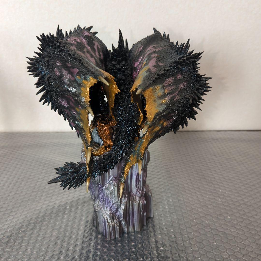 【希少・美品】歴戦王 ネルギガンテ クリエイターズモデル フィギュア カプコン