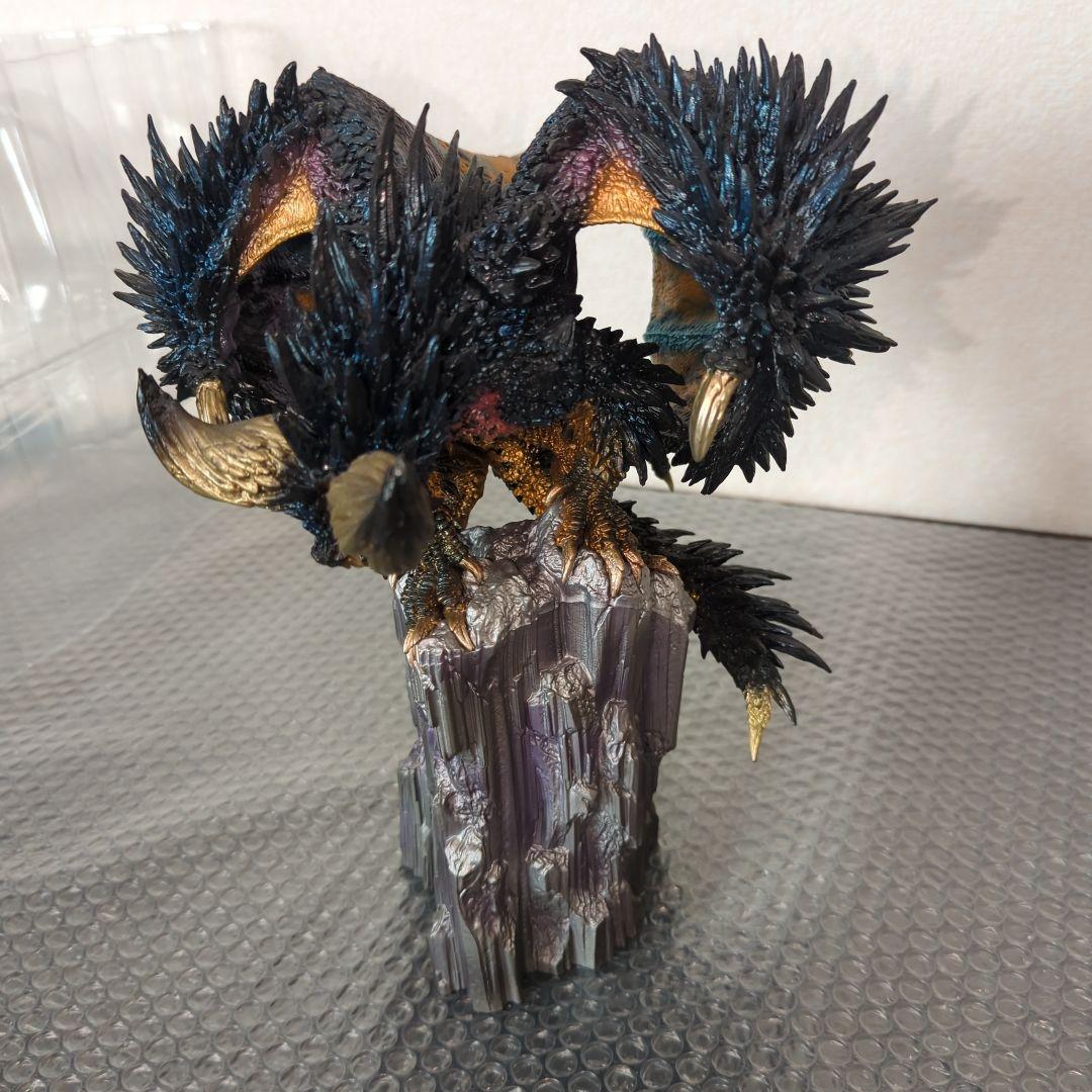 【希少・美品】歴戦王 ネルギガンテ クリエイターズモデル フィギュア カプコン