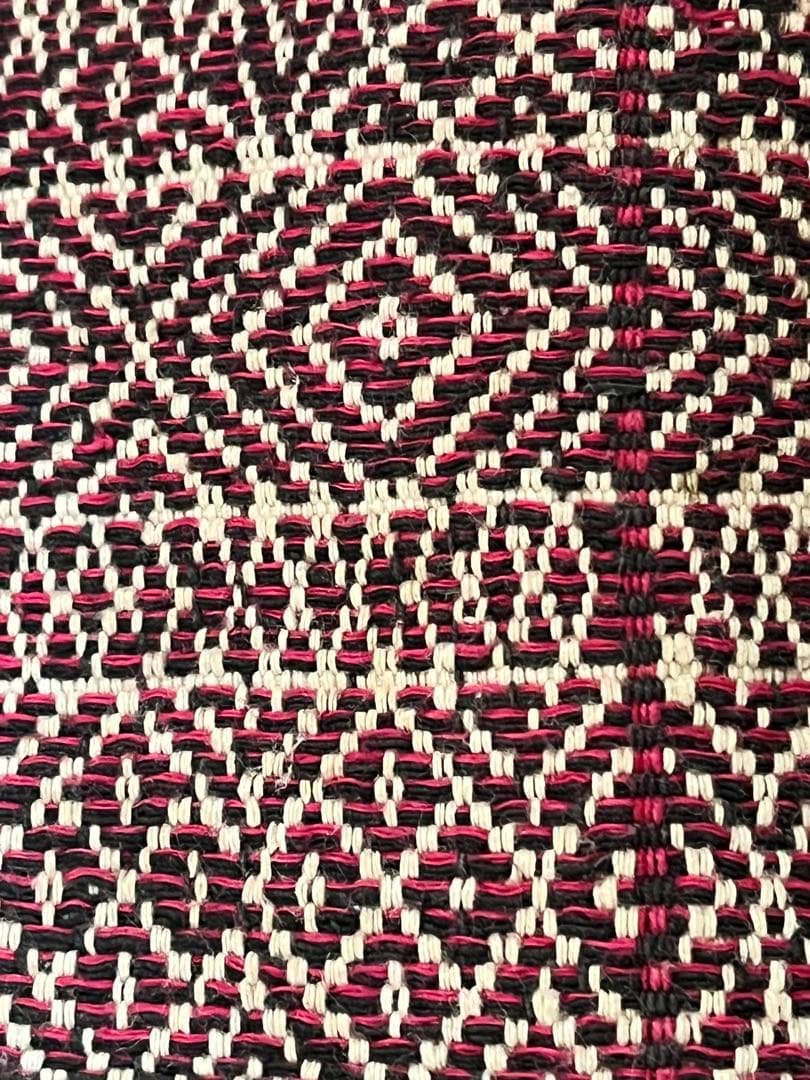 ミャンマー(旧ビルマ) チン族　片面縫い取り織り　肩掛け布　①