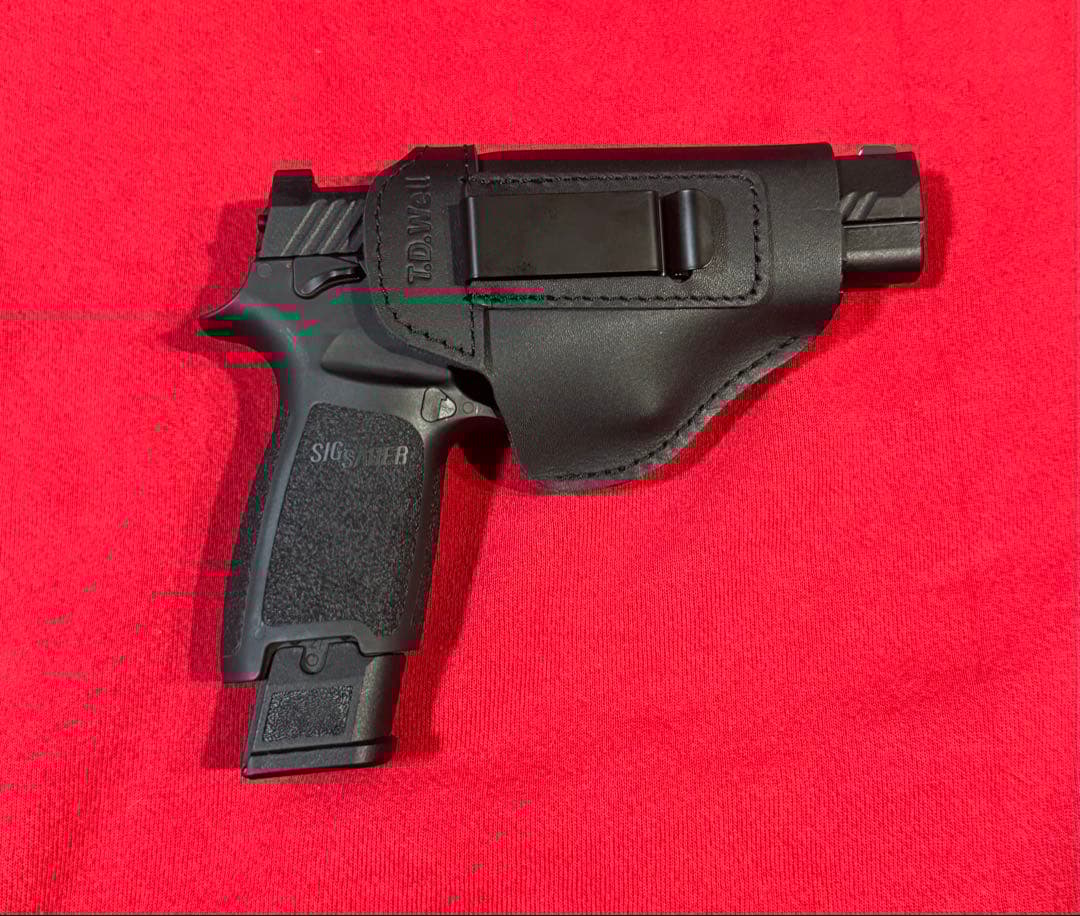 東京マルイ　SIG m17 ホルスター付き