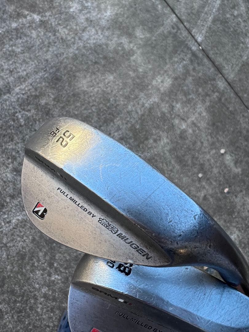 ブリヂストン　無限ウェッジ　52&58度　 AMTホワイトx100