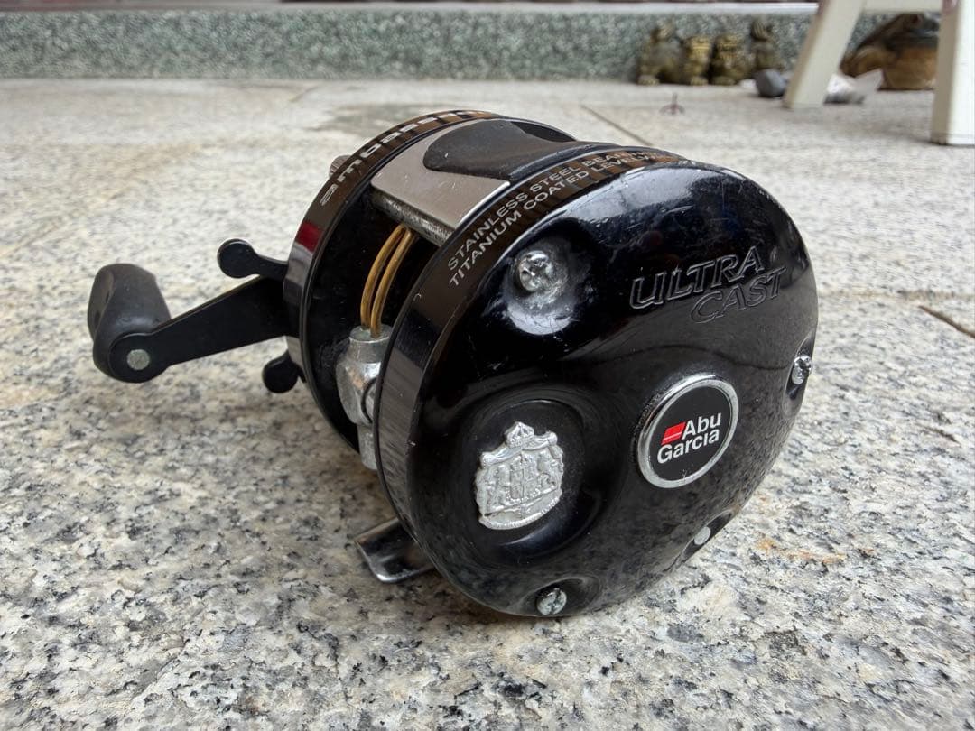 ABU アブガルシア アンバサダー Real2Deal2 UC 4600C 黒