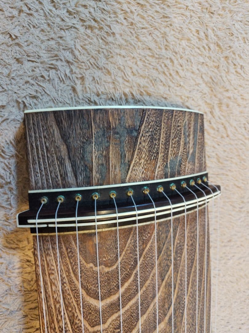 琴　上角巻のすだれ彫