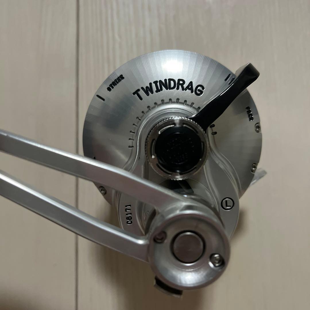 アキュレートValiant 600N ベイトリール2スピード左巻き