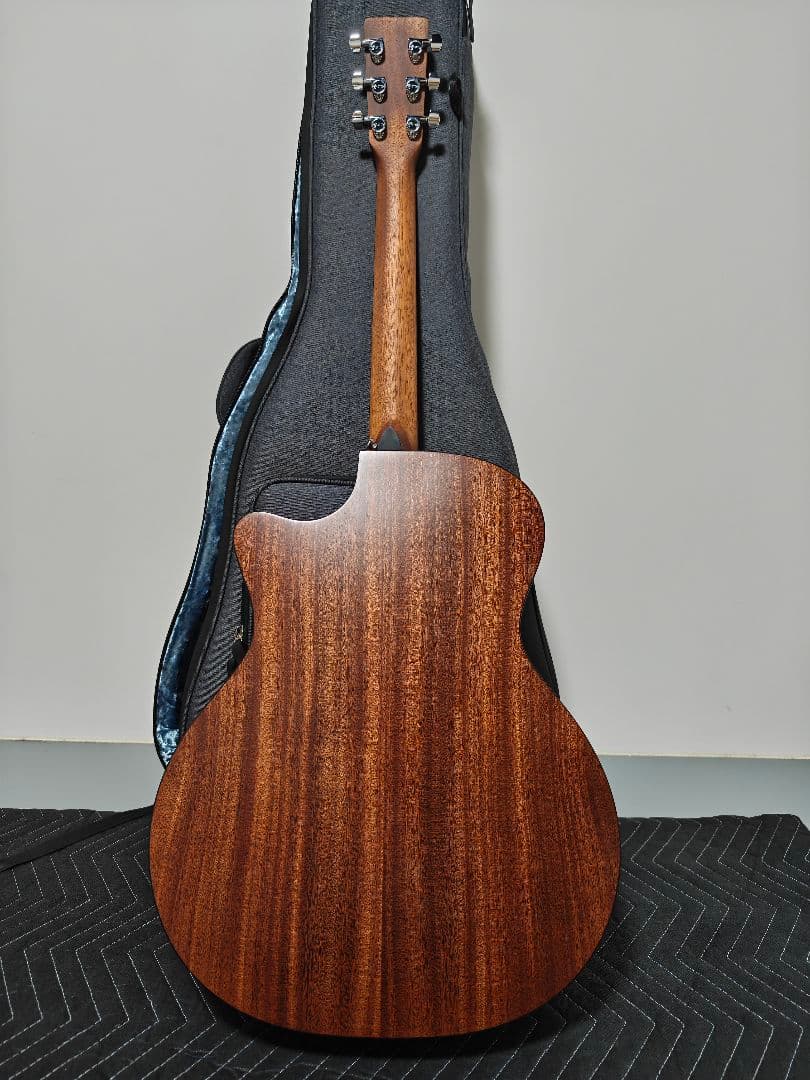 Martin GPC-11E 新品未使用品！