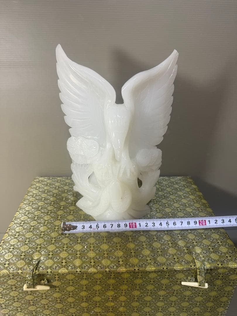 2457 天然石　鷲　置物　彫り