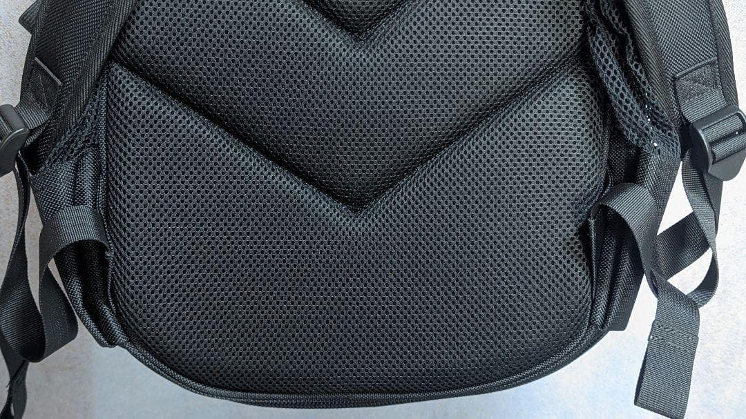 JML バイオリンケース　シェル構造バックパック型　ホワイトカラー