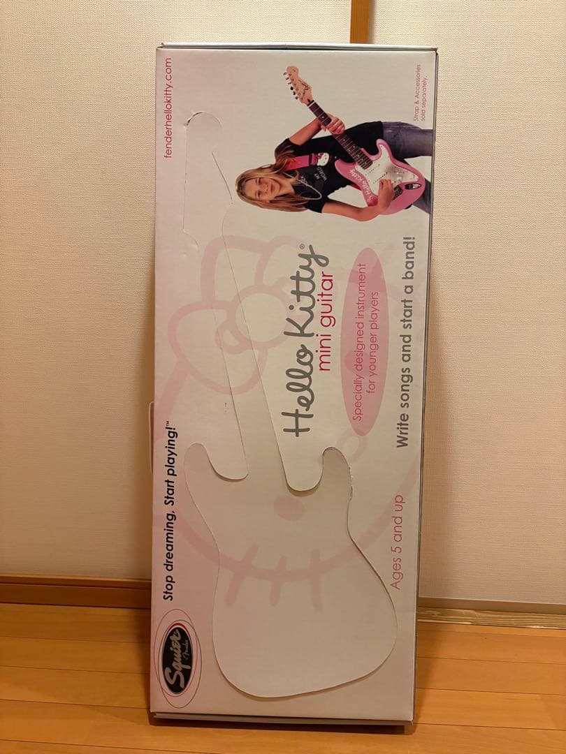q*a様 Hello Kitty mini guitar Squier by F