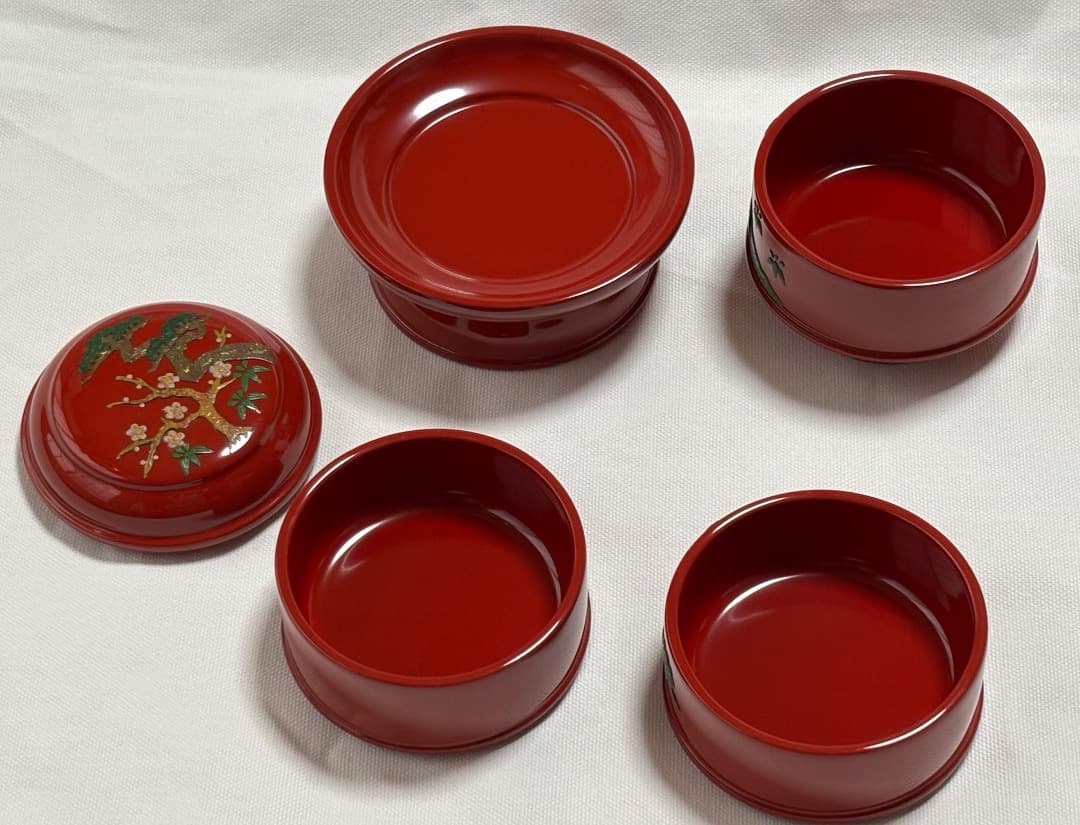 琉球漆器 重箱 3段重ね　台付三段食籠