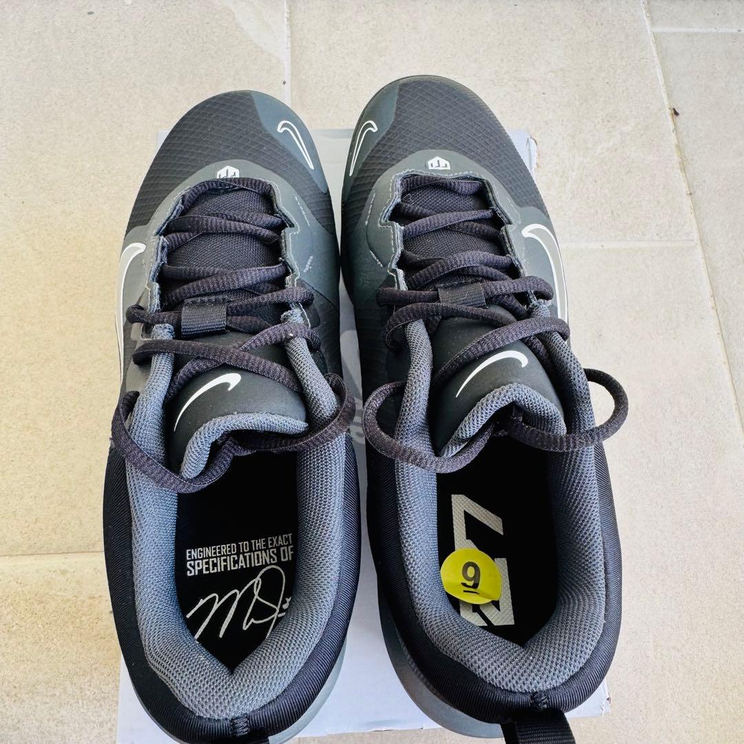 日本未発売　ナイキ　フォース　トラウト　プロ9 27㎝　野球　スパイク