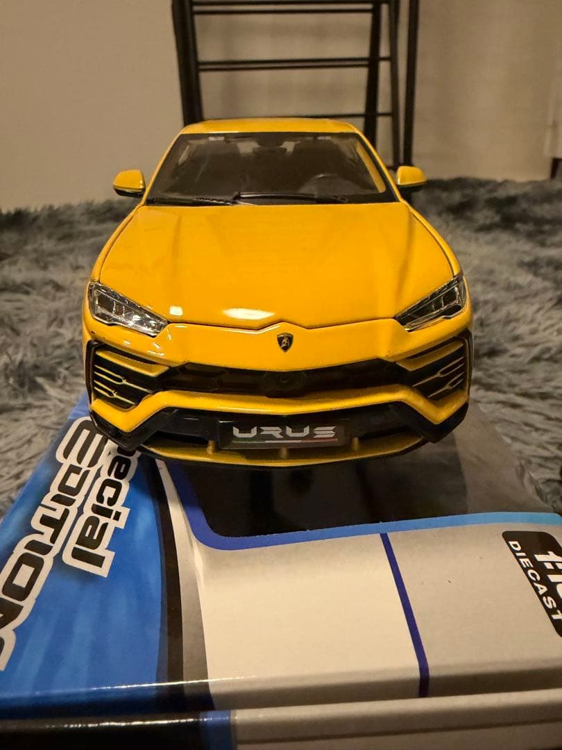 最終値下げですLamborghini Urus 1/18