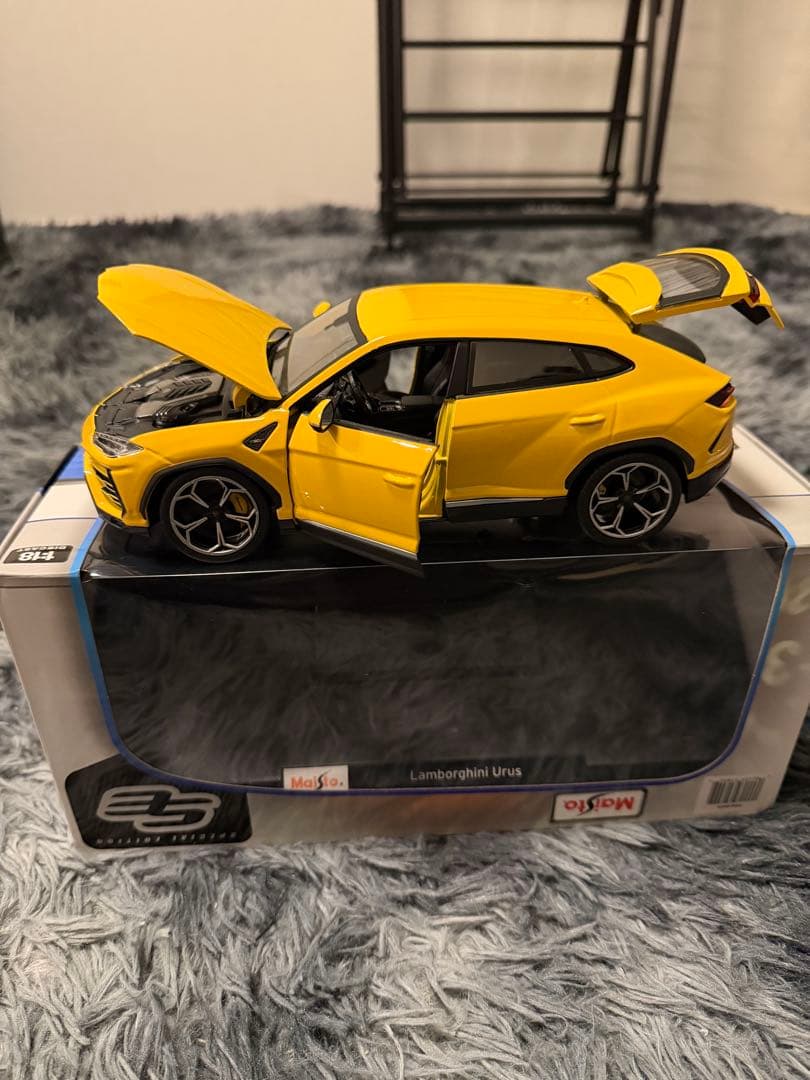 最終値下げですLamborghini Urus 1/18
